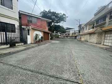 CIUDADELA URDENOR 1, VENDO PRECIOSA, LUJOSA  Y AMPLIA CASA, FULL ACABADOS, DOS PLANTAS