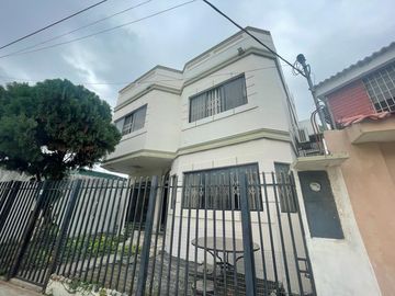 CIUDADELA URDENOR 1, VENDO PRECIOSA, LUJOSA  Y AMPLIA CASA, FULL ACABADOS, DOS PLANTAS
