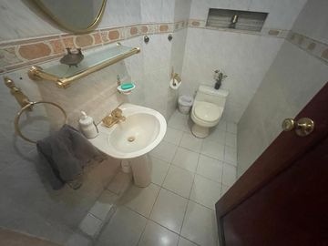 CIUDADELA URDENOR 1, VENDO PRECIOSA, LUJOSA  Y AMPLIA CASA, FULL ACABADOS, DOS PLANTAS