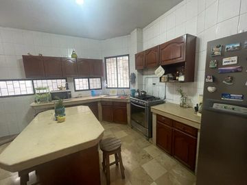 CIUDADELA URDENOR 1, VENDO PRECIOSA, LUJOSA  Y AMPLIA CASA, FULL ACABADOS, DOS PLANTAS