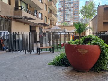 METRO U.DE CHILE VENTA DEPTO 2 DORM.+ 2 BAÑOS+1 BODEGA.
