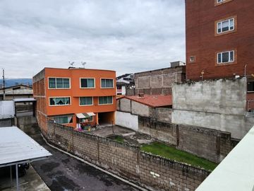 Casa en Venta en el centro de Sangolquí valle de los chillos.