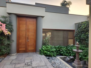 VENTA DE HERMOSA CASA EN LAS CASUARINAS