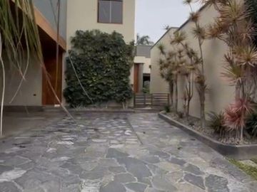 VENTA DE HERMOSA CASA EN LAS CASUARINAS