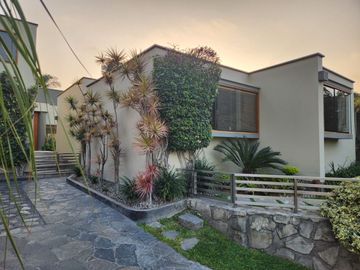VENTA DE HERMOSA CASA EN LAS CASUARINAS
