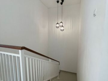 Rumah Baru 2 Lantai Ciganjur Jakarta Selatan Dekat Tol Andara Nego
