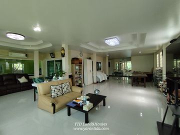 For Sale/rent 2-storey detached house near the BTS, Phonpailin Thorntara Village (English version below)