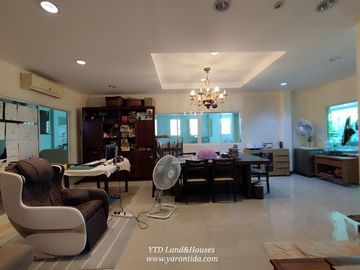 For Sale/rent 2-storey detached house near the BTS, Phonpailin Thorntara Village (English version below)