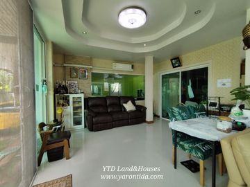 For Sale/rent 2-storey detached house near the BTS, Phonpailin Thorntara Village (English version below)
