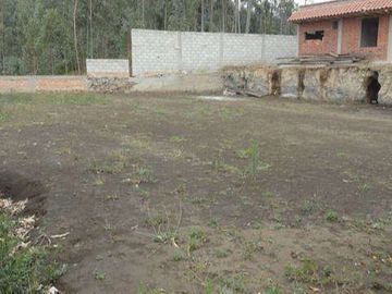 Venta de casa de campo en obra negra en Otavalo