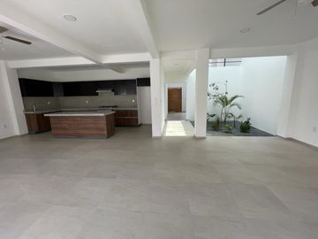 VENTA DE CASA NUEVA CON RECÁMARA EN PLANTA BAJA EN LAS FINCAS, JIUTEPEC
