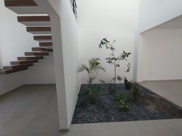 VENTA DE CASA NUEVA CON RECÁMARA EN PLANTA BAJA EN LAS FINCAS, JIUTEPEC