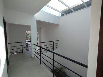 VENTA DE CASA NUEVA CON RECÁMARA EN PLANTA BAJA EN LAS FINCAS, JIUTEPEC