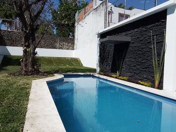 VENTA DE CASA NUEVA CON RECÁMARA EN PLANTA BAJA EN LAS FINCAS, JIUTEPEC