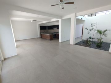 VENTA DE CASA NUEVA CON RECÁMARA EN PLANTA BAJA EN LAS FINCAS, JIUTEPEC