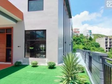 Modern-Style Four Bedrooms House in Uphill