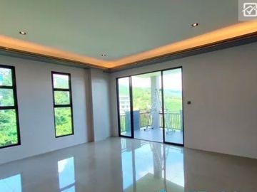 Modern-Style Four Bedrooms House in Uphill