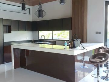Modern-Style Four Bedrooms House in Uphill