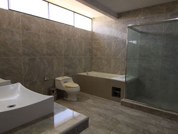 HERMOSA CASA EN ALQUILER – LA MARIPOSA - LOS EJIDOS - PIURA