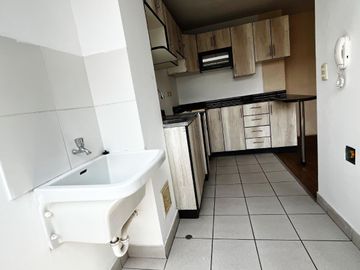VENTA DE DEPARTAMENTO EN CONDOMINIO LOS GIRASOLES - 3° ETAPA COMAS