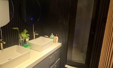 🏡 Magnificent 3-Storey Townhouse in QC – Renovated, 5 Bedrooms, Solar Power! 🌟