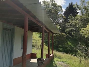 VENDO FINCA DE TRABAJO EN SAN CRISTÓBAL MEDELLÍN ANTIOQUIA COLOMBIA.