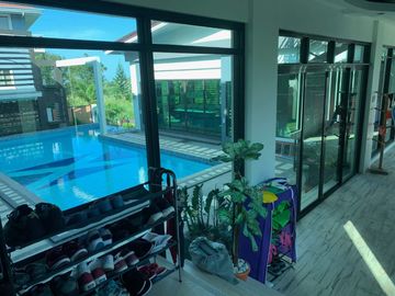 super Prime location house with pool in Tagaytay City with 993sqm Lot Area