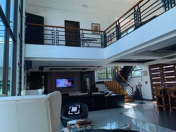super Prime location house with pool in Tagaytay City with 993sqm Lot Area