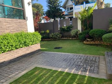 super Prime location house with pool in Tagaytay City with 993sqm Lot Area