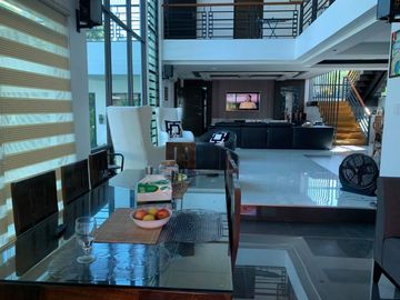 super Prime location house with pool in Tagaytay City with 993sqm Lot Area