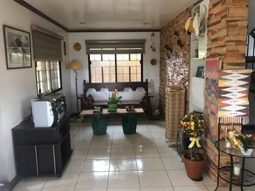 super Prime location house with pool in Tagaytay City with 993sqm Lot Area