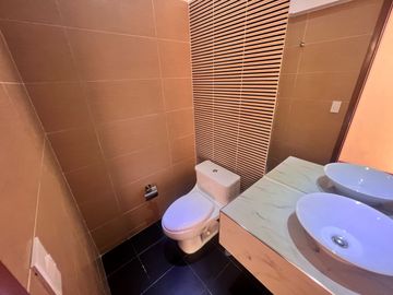 se vende departamento 169 m2 surco