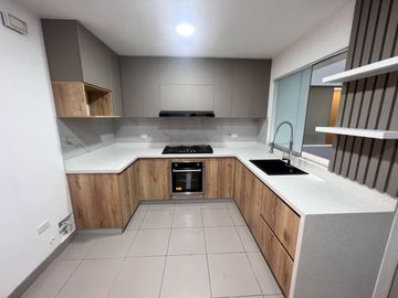 se vende departamento 169 m2 surco