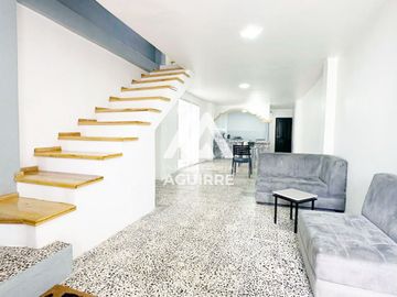 EN VENTA: casa de 2 pisos con terraza en zona céntrica de Machala