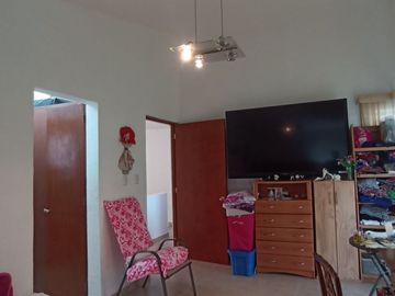 JURIQUILLA, CASA EN CONDOMINIO CON LA MEJOR UBICACIÓN.  3 RECÁMARAS, ESTUDIO, 2.5 BAÑOS, JARDÍN, 2/3 AUTOS, BODEGA.