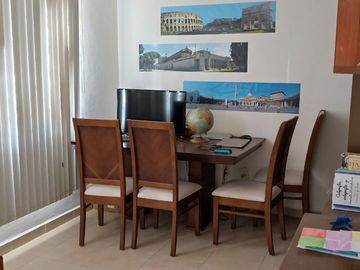 JURIQUILLA, CASA EN CONDOMINIO CON LA MEJOR UBICACIÓN.  3 RECÁMARAS, ESTUDIO, 2.5 BAÑOS, JARDÍN, 2/3 AUTOS, BODEGA.