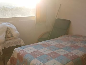 JURIQUILLA, CASA EN CONDOMINIO CON LA MEJOR UBICACIÓN.  3 RECÁMARAS, ESTUDIO, 2.5 BAÑOS, JARDÍN, 2/3 AUTOS, BODEGA.
