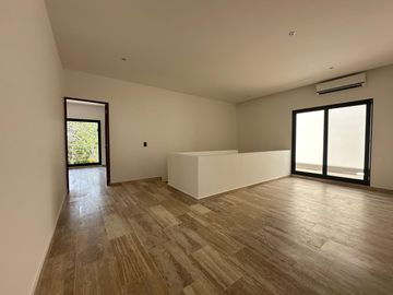 CASA EN VENTA EN LAGOS DEL SOL