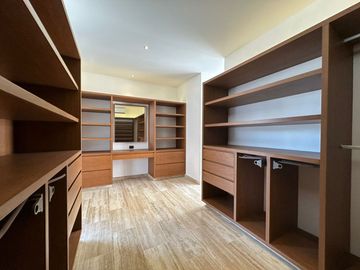 CASA EN VENTA EN LAGOS DEL SOL