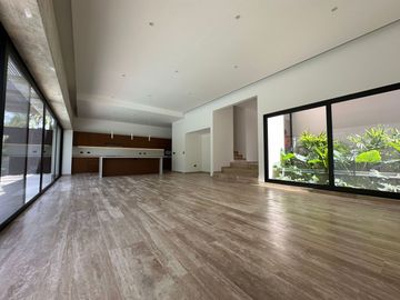 CASA EN VENTA EN LAGOS DEL SOL