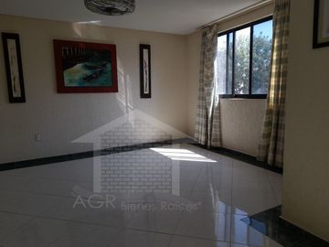 VENTA DE CUARTA RECAMARA EN PLANTA BAJA Y AMPLIO JARDIN EN HUERTAS DEL CARMEN