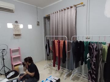 Rumah Hook, Pinggir Jalan Raya Area Pondok Labu, Super Untung Dan Strategis
