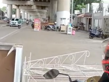 Rumah Hook, Pinggir Jalan Raya Area Pondok Labu, Super Untung Dan Strategis