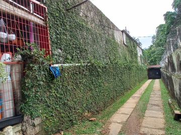 Rumah Hook, Pinggir Jalan Raya Area Pondok Labu, Super Untung Dan Strategis