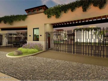 CASA EN PREVENTA ,TRES HABITACIONES CON BAÑOS COMPLETOS, AMENIDADES, CORREGIDORA