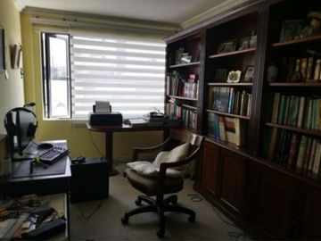 Departamento amplio en Urb El Condado, Primera Etapa