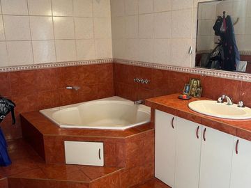 VENDO LINDA CASA EN SAN MIGUEL