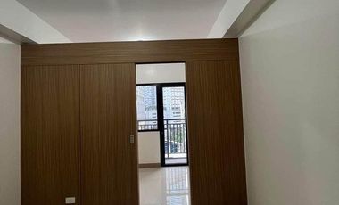 READY TO MOVE IN CONDO IN MAKATI NEAR BGC NEAR TO LRT, MRT, MALL, HOSPITAL AND SCHOOLS