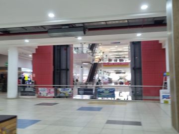 VENTA LOCAL COMERCIAL EN CENTRO COMERCIAL GAMMA -LA VICTORIA , GAMARRA