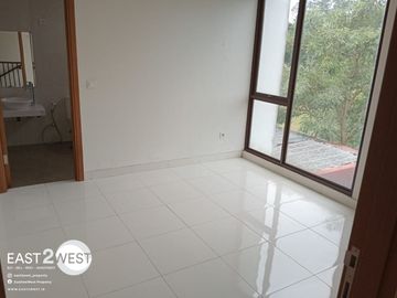 Dijual Rumah Baru Cluster Placido Foresta BSD City Tangerang Bagus Nyaman Siap Huni Lokasi Asri Strategis